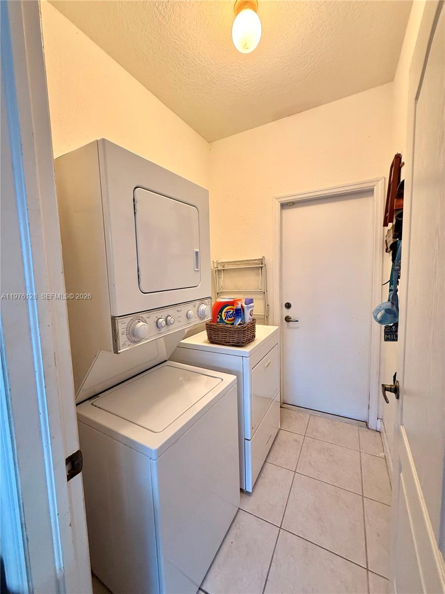 ISLANDS AT DORAL TOWNHOME - Residential