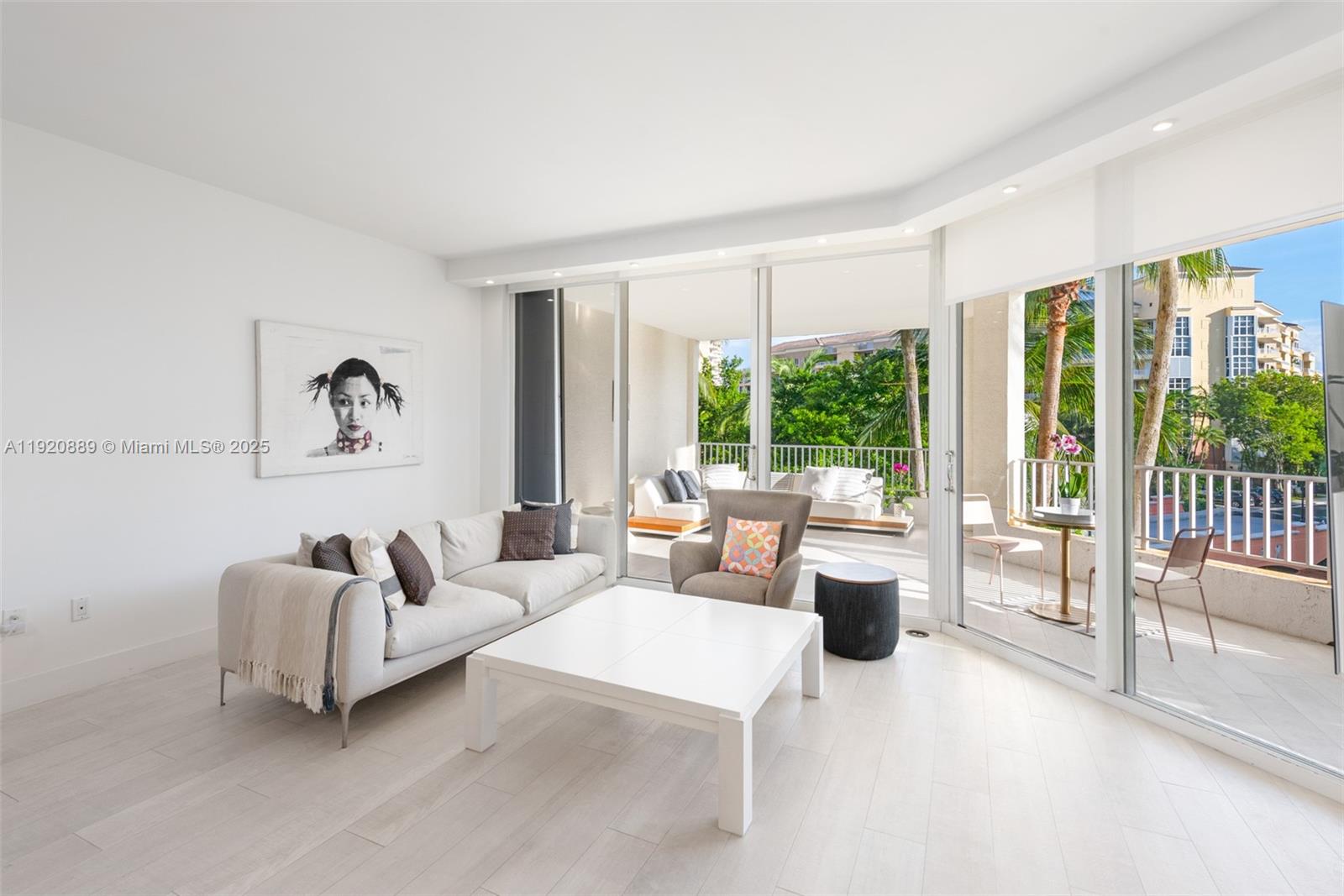 715 Crandon Blvd 305