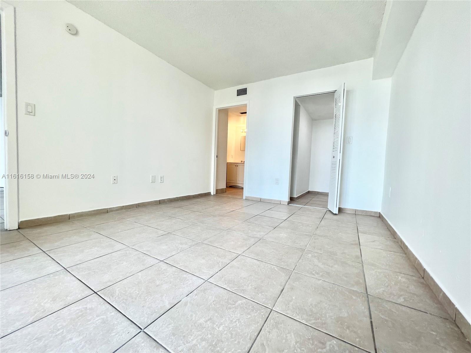 INTERNATIONAL TOWERS COND - Residential Lease