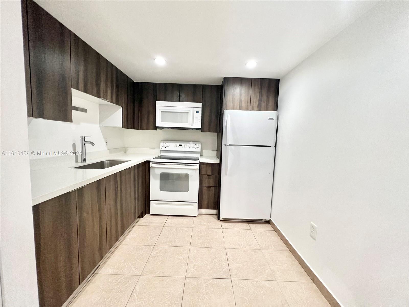 INTERNATIONAL TOWERS COND - Residential Lease