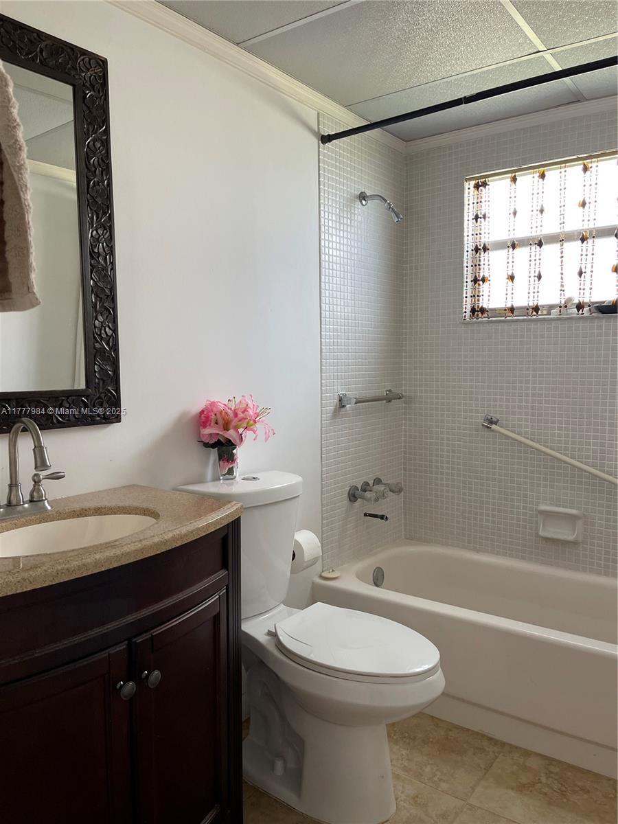 KINGS POINT SAXONY CONDOS - Residential