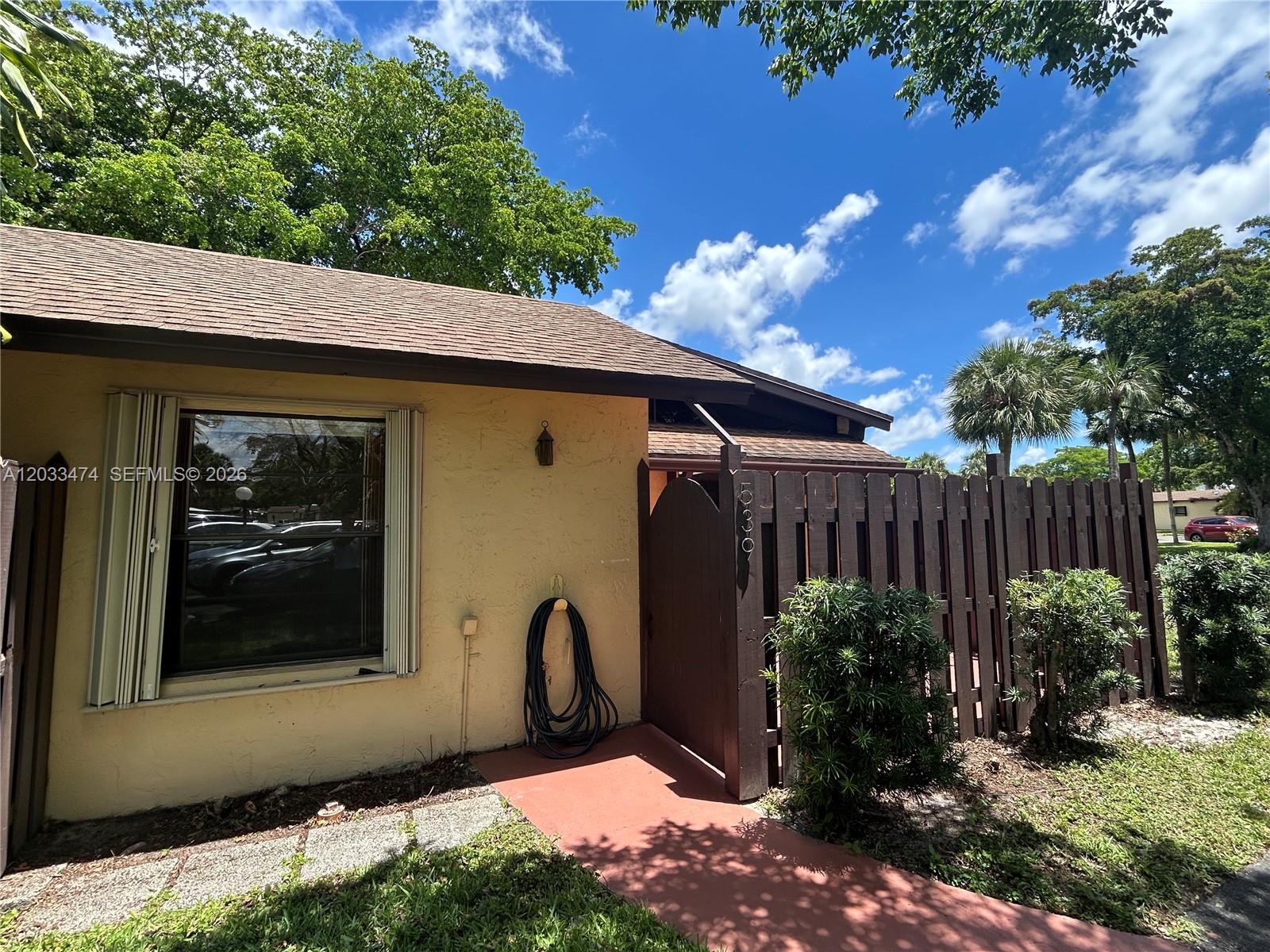 539 Briarwood Cir 2-57