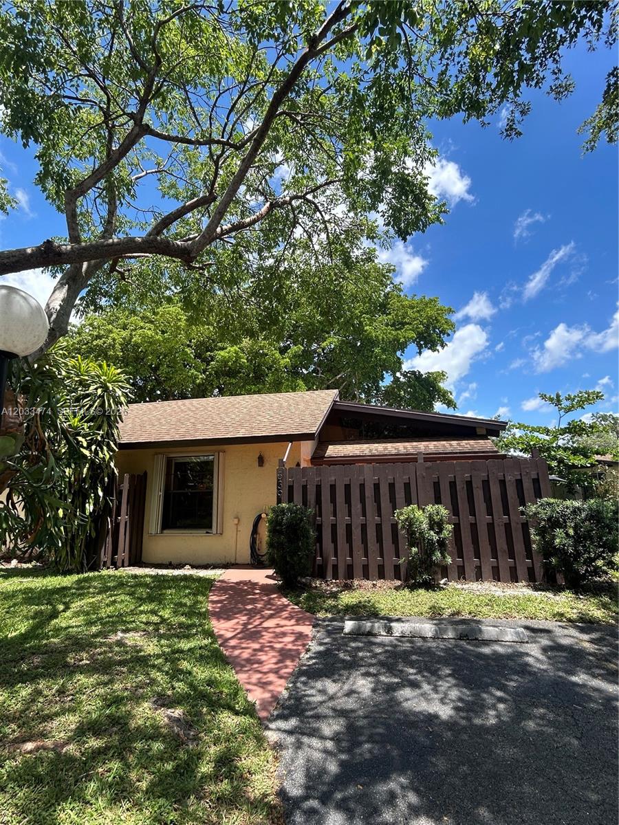 539 Briarwood Cir 2-57