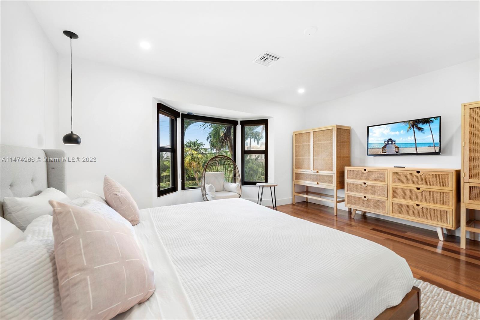 GOLDEN ISLES ESTATES FIRS - Residential