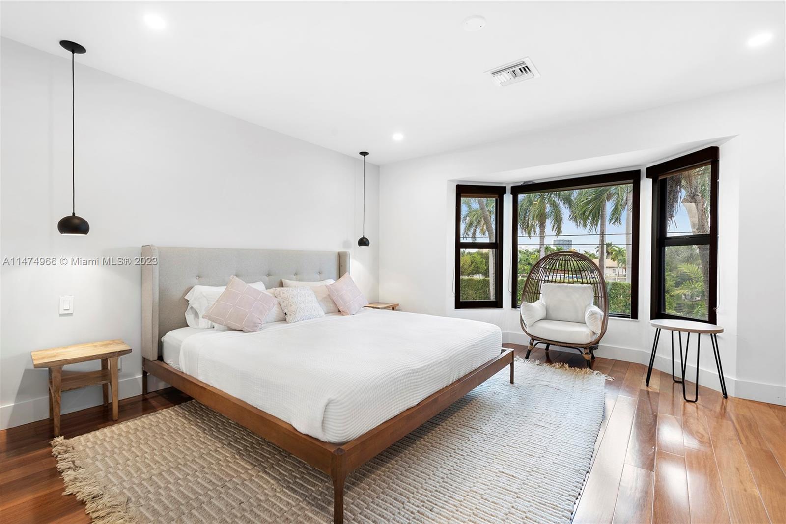 GOLDEN ISLES ESTATES FIRS - Residential