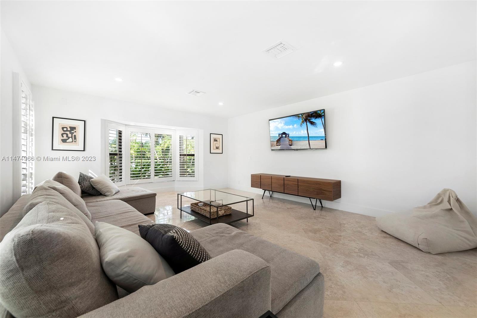 GOLDEN ISLES ESTATES FIRS - Residential