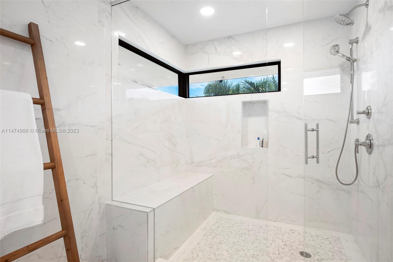 GOLDEN ISLES ESTATES FIRS - Residential