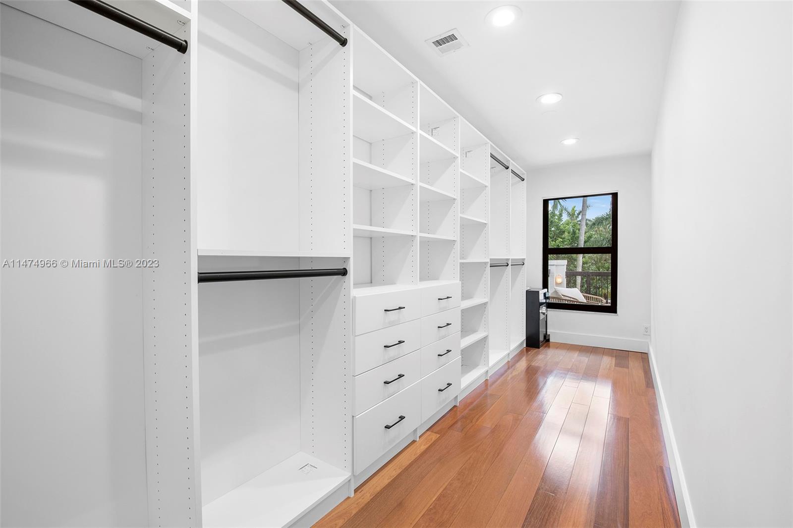 GOLDEN ISLES ESTATES FIRS - Residential