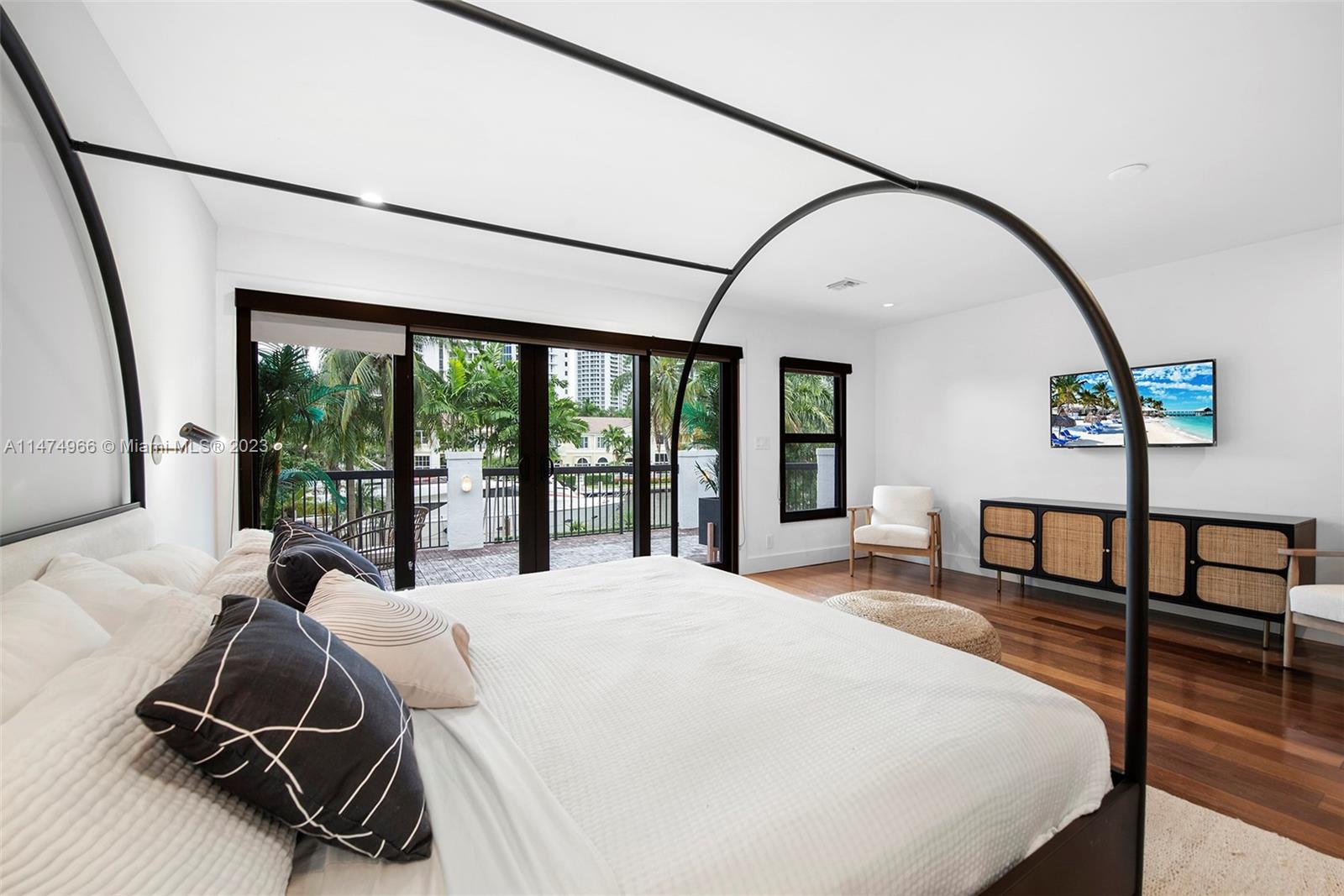 GOLDEN ISLES ESTATES FIRS - Residential