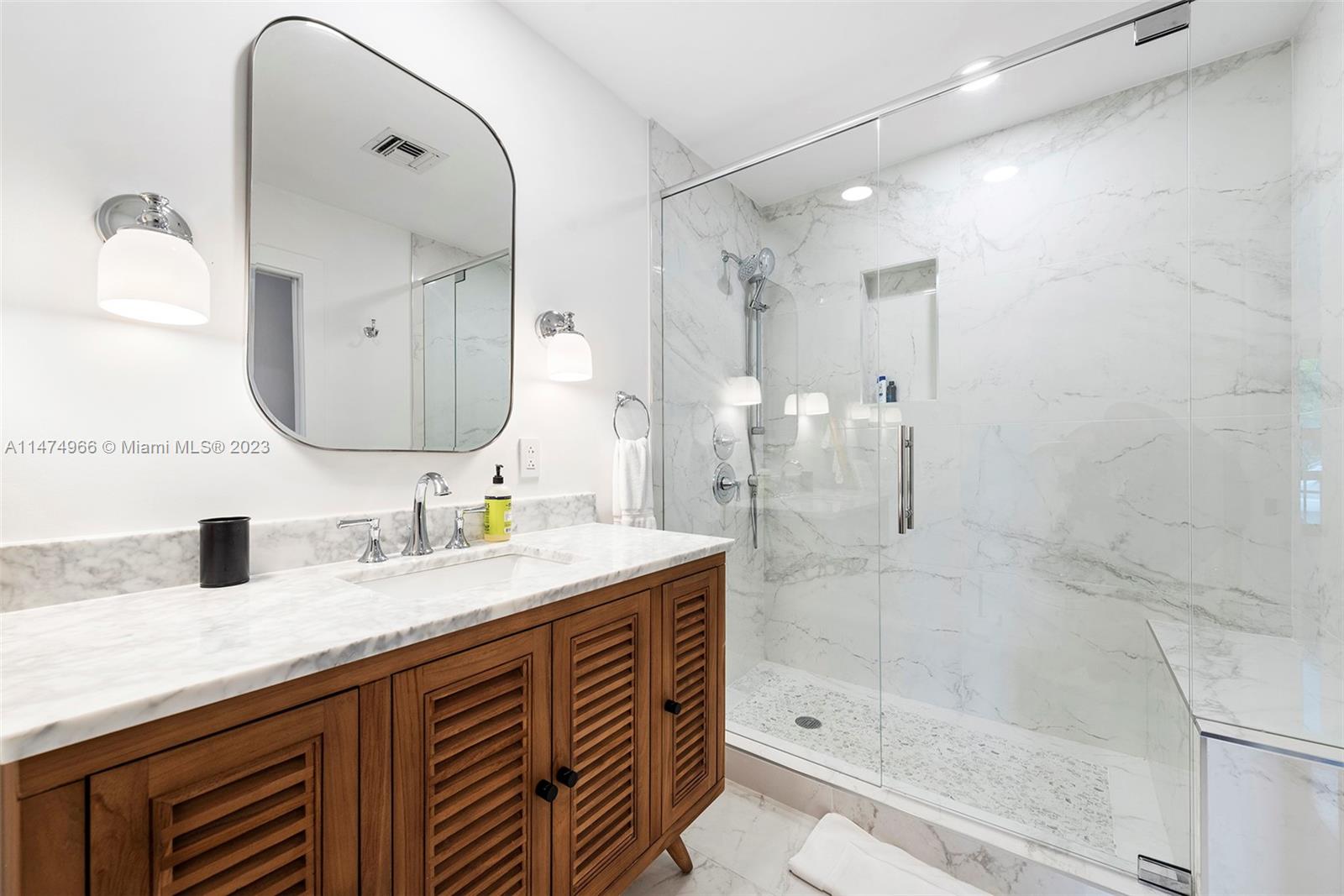 GOLDEN ISLES ESTATES FIRS - Residential