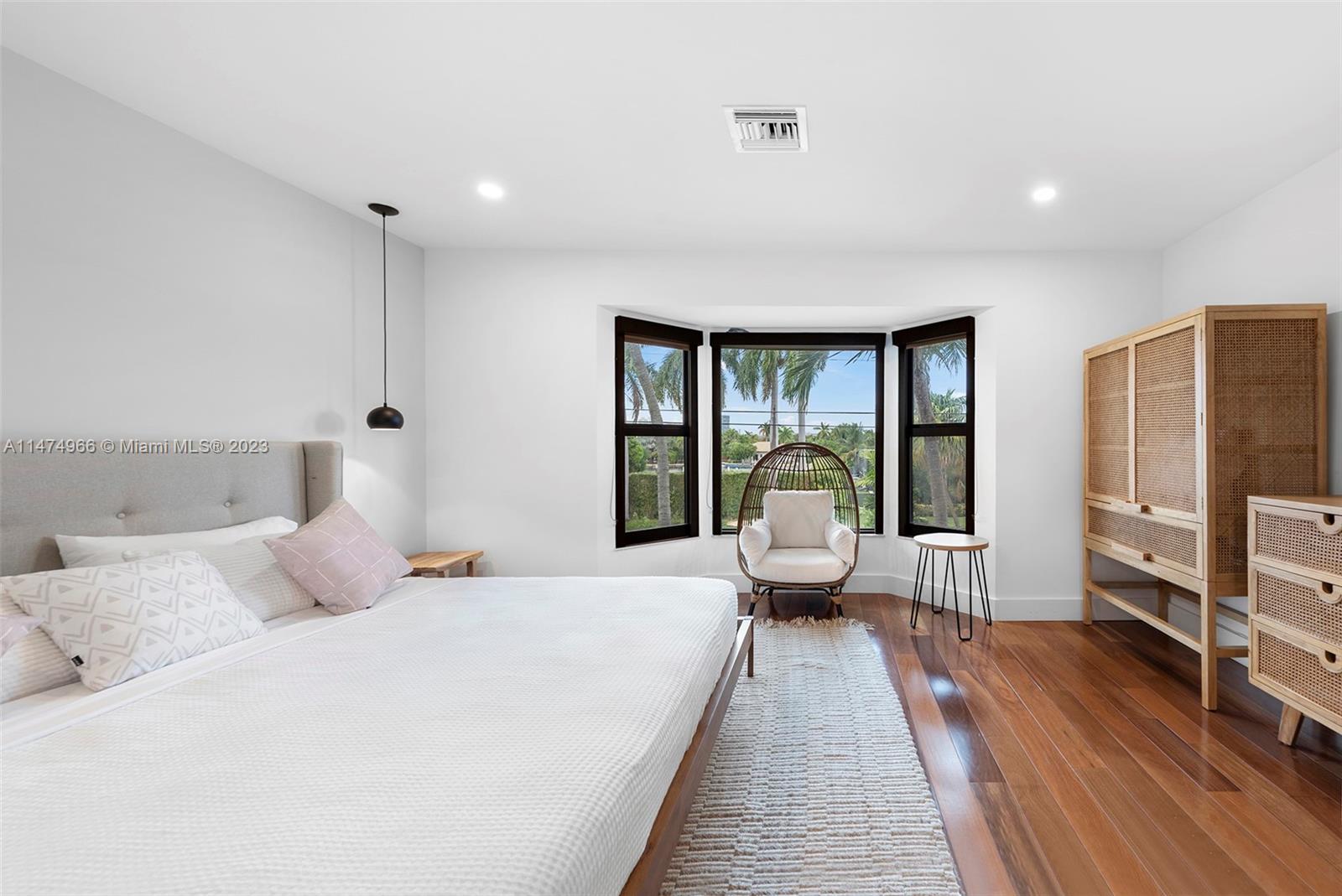 GOLDEN ISLES ESTATES FIRS - Residential