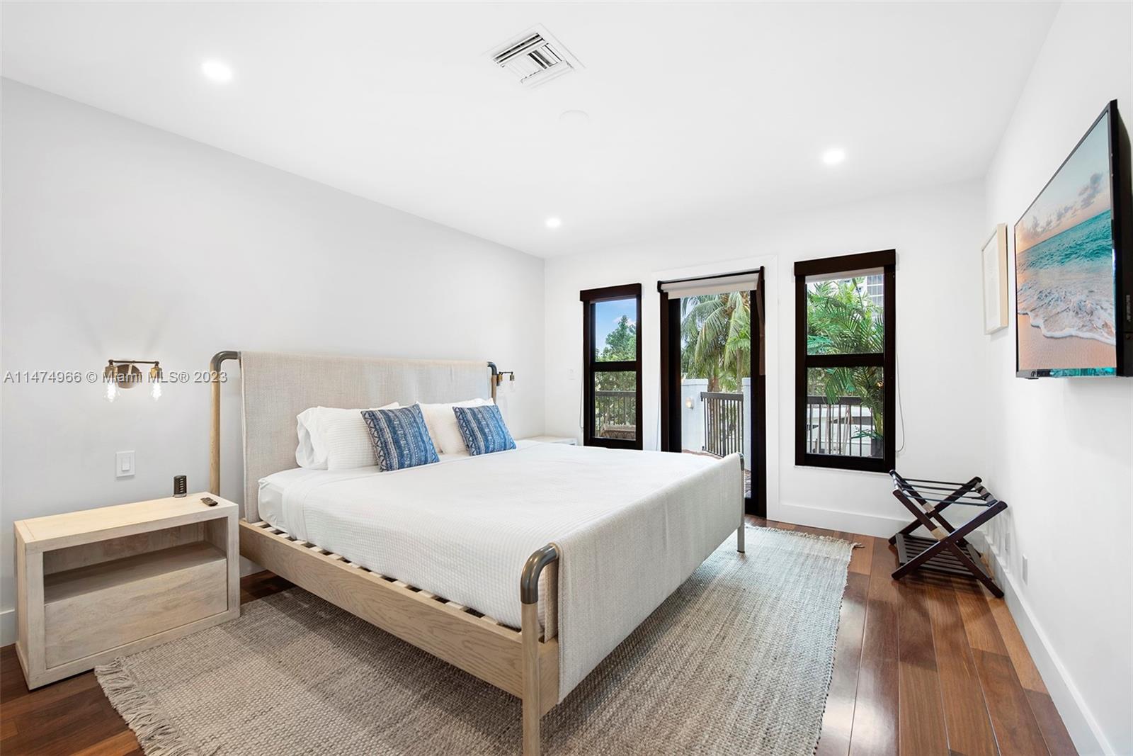 GOLDEN ISLES ESTATES FIRS - Residential