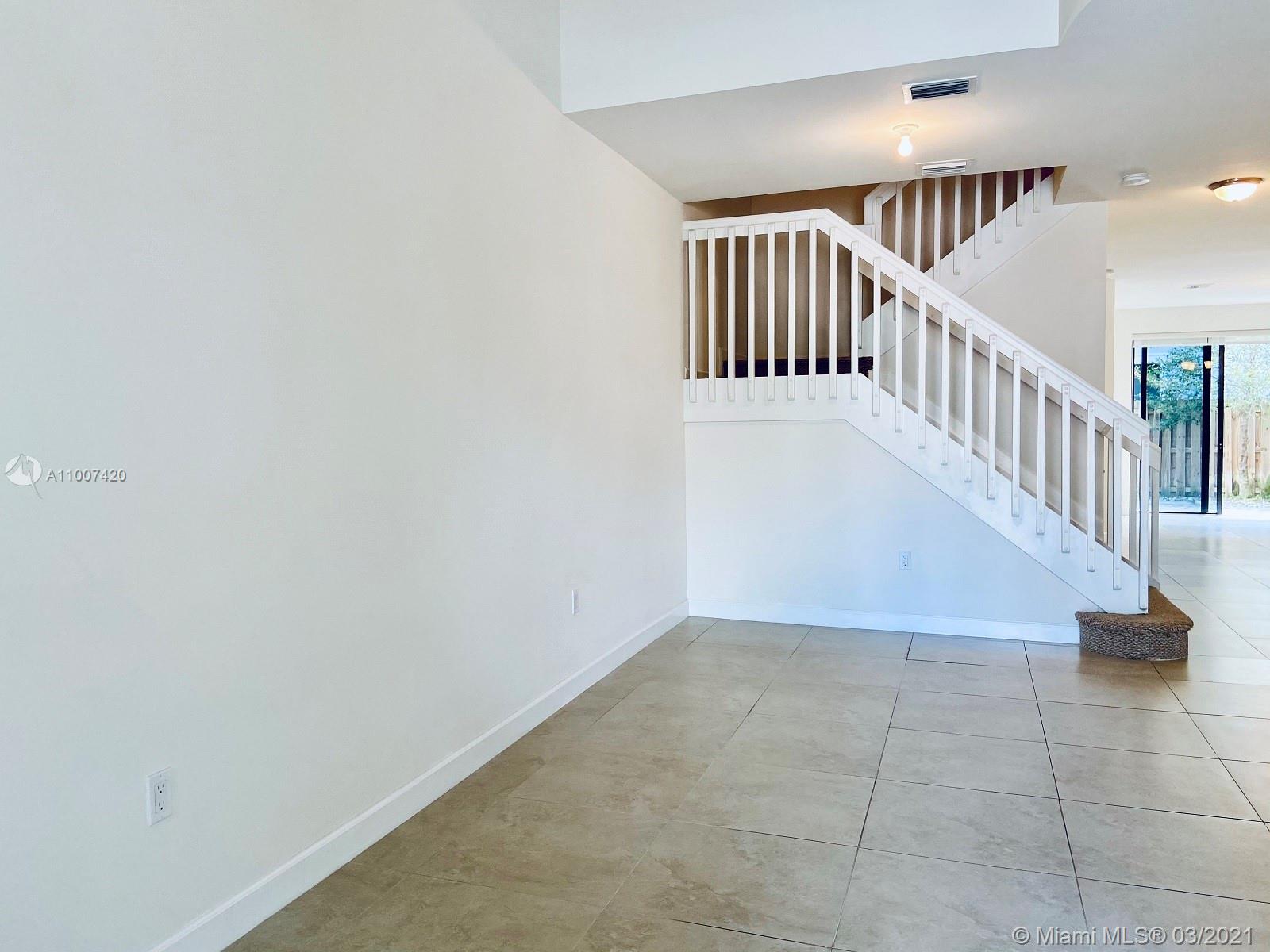 DORAL CAY - Residential Lease