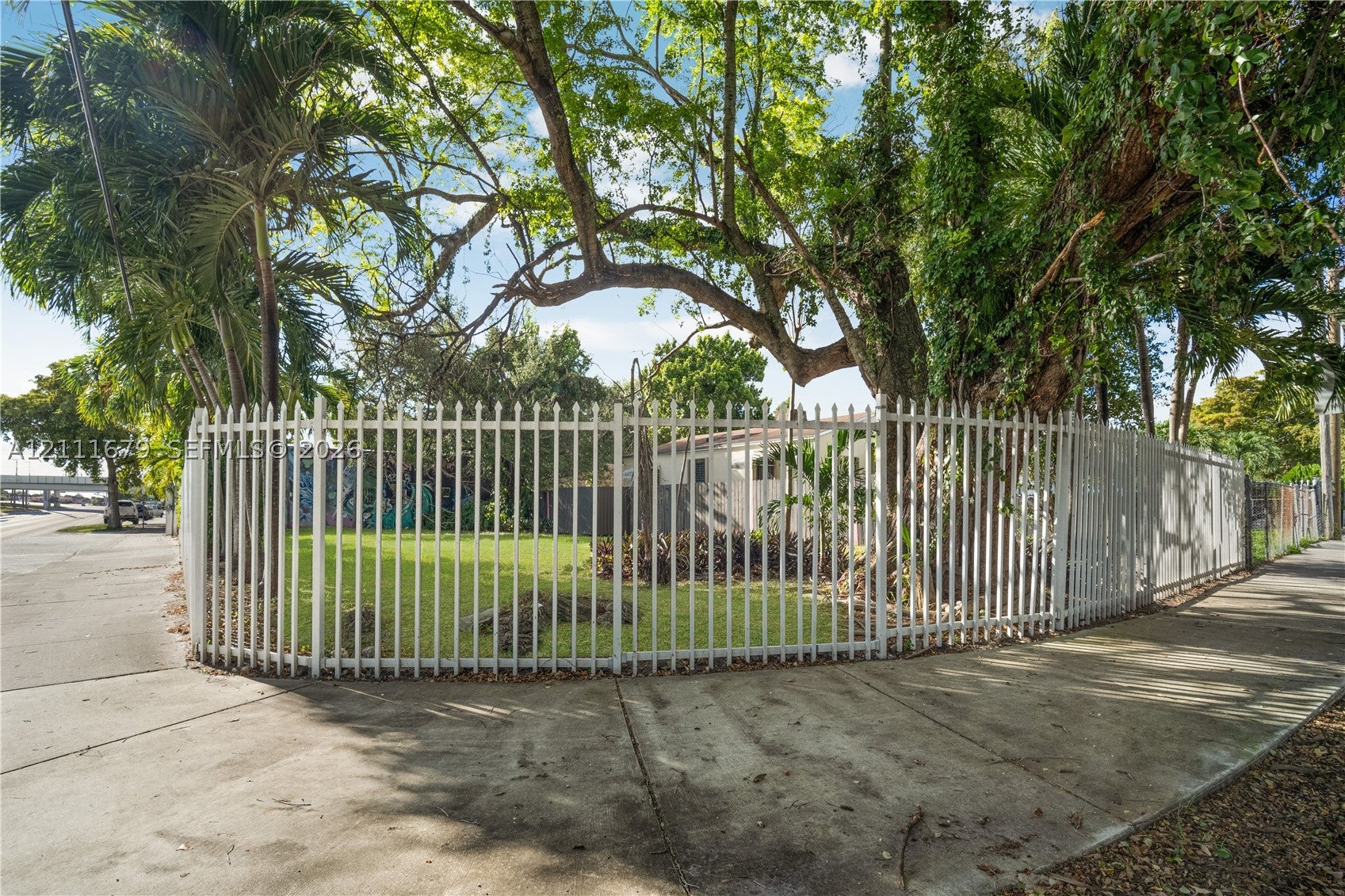 1121 NW 29th St