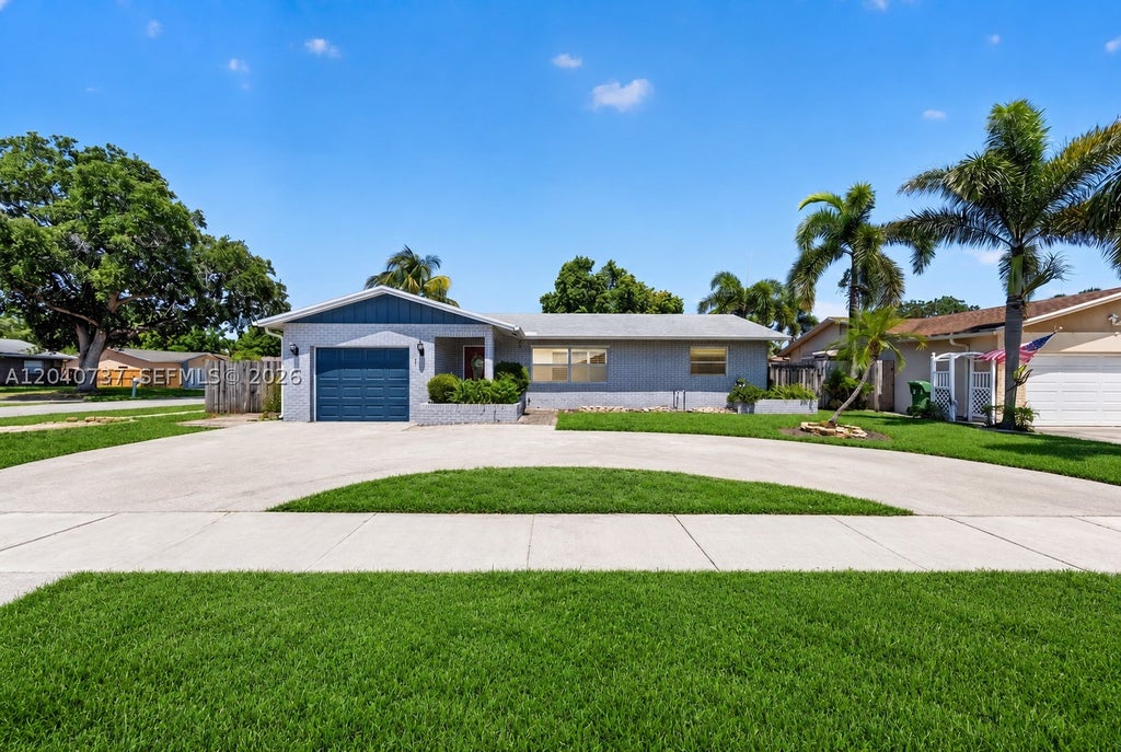 Photo of 6848 NW 27th Way, Fort Lauderdale, FL 33309 (MLS # A12040737)