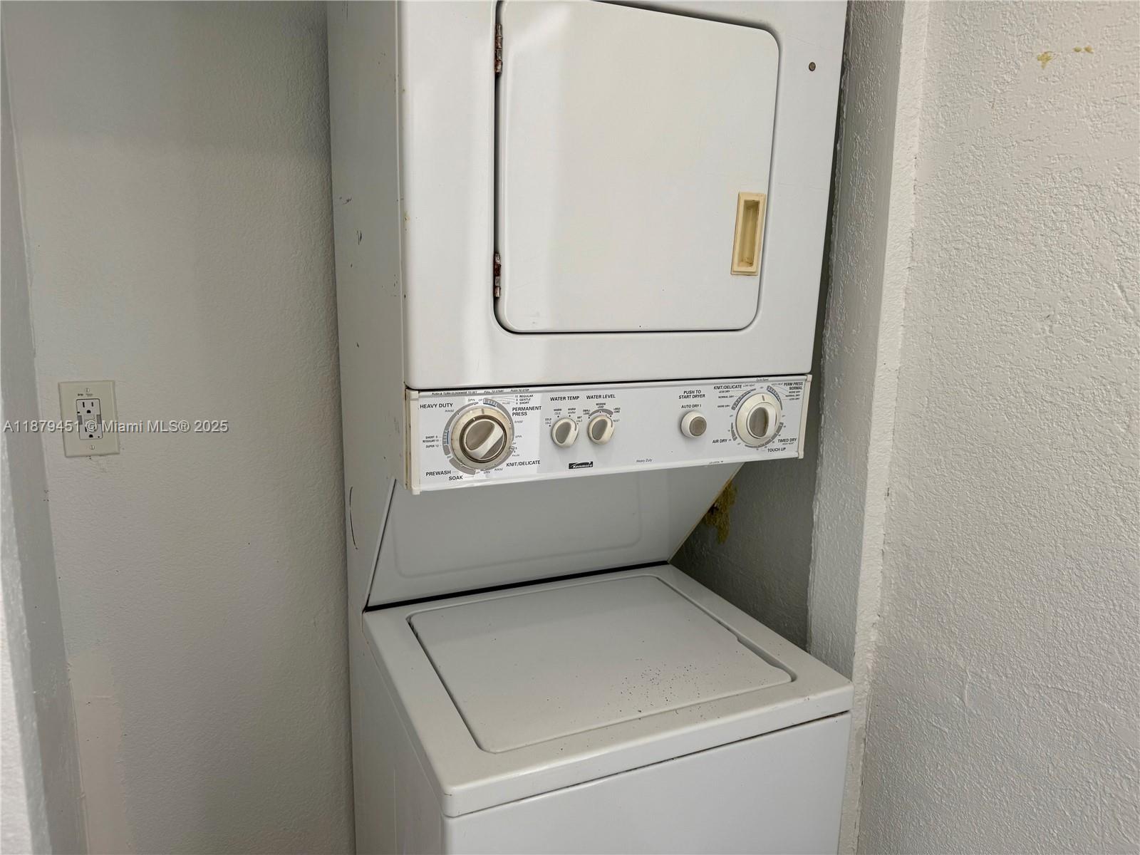 PORT CHARLOTTE - Residential Lease