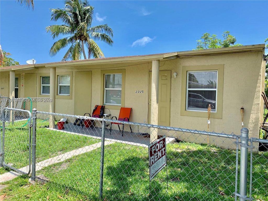 Photo of 2325 N 25th Ave #2325, Hollywood, FL 33020 (MLS # A12021036)