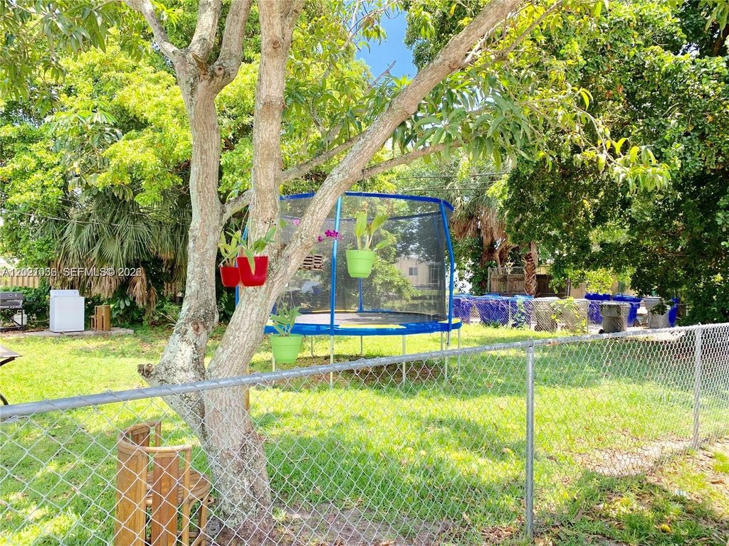 Photo of 2325 N 25th Ave #2325, Hollywood, FL 33020 (MLS # A12021036)