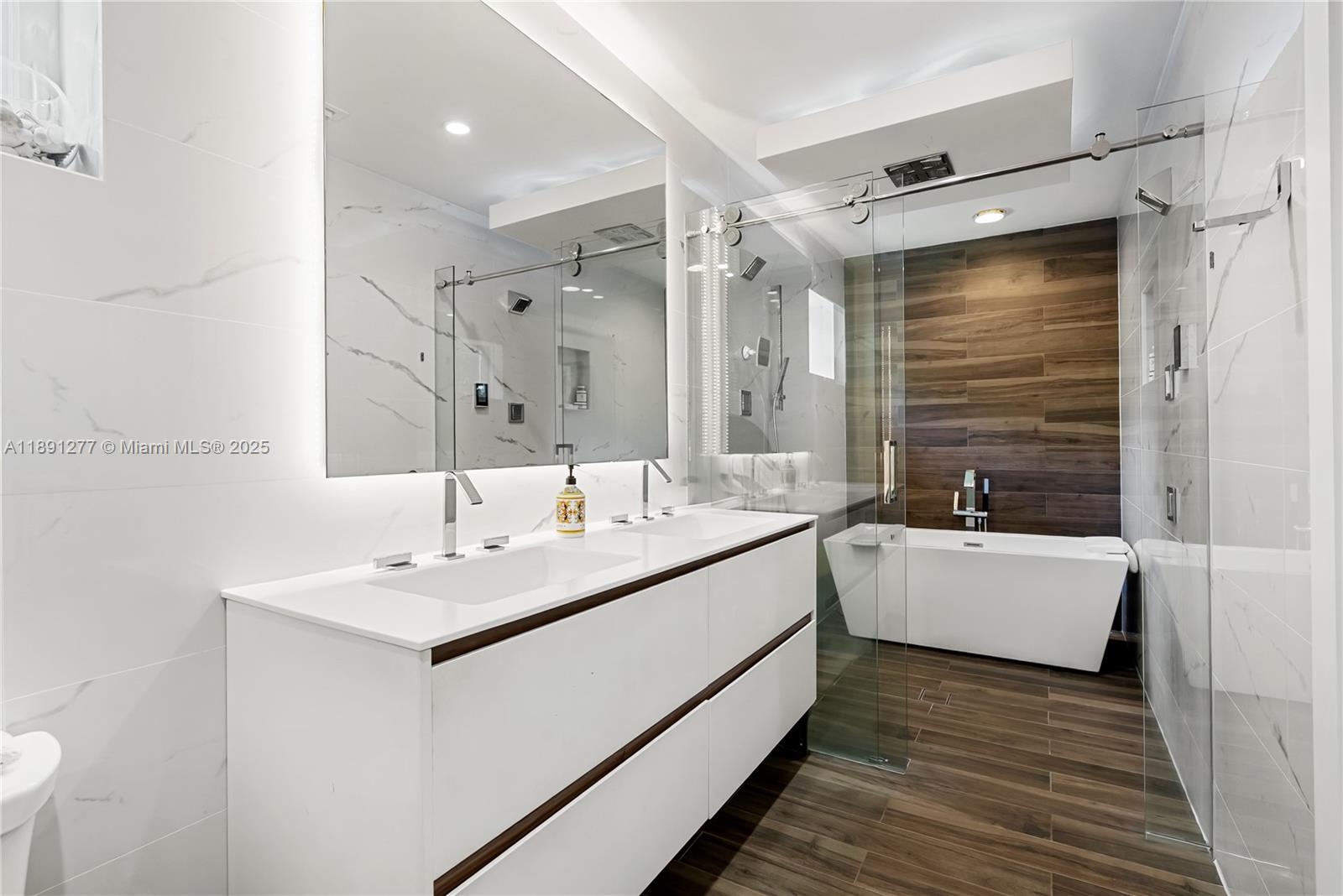 DEL-MAR ESTATES FIRST ADD - Residential Lease