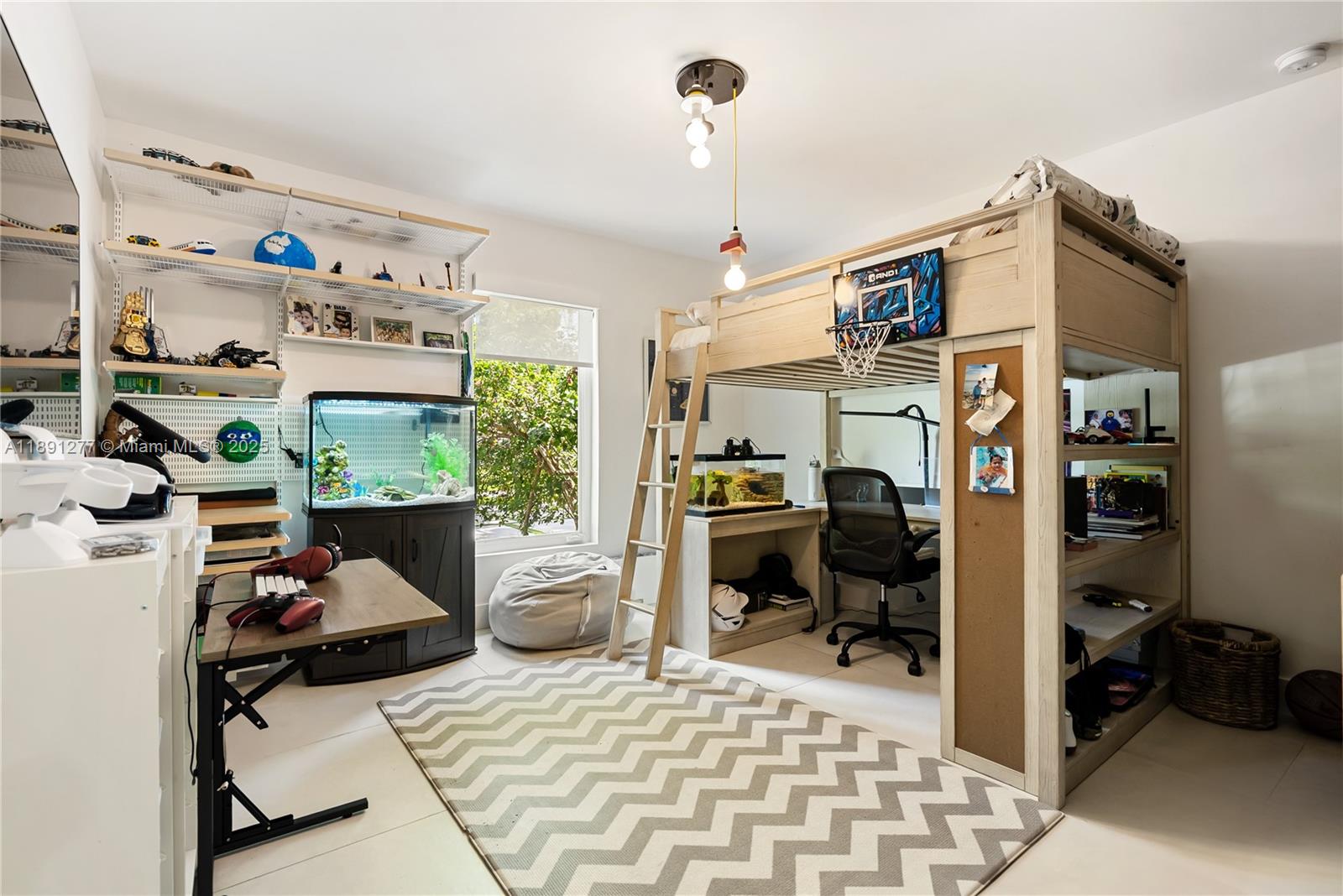 DEL-MAR ESTATES FIRST ADD - Residential Lease