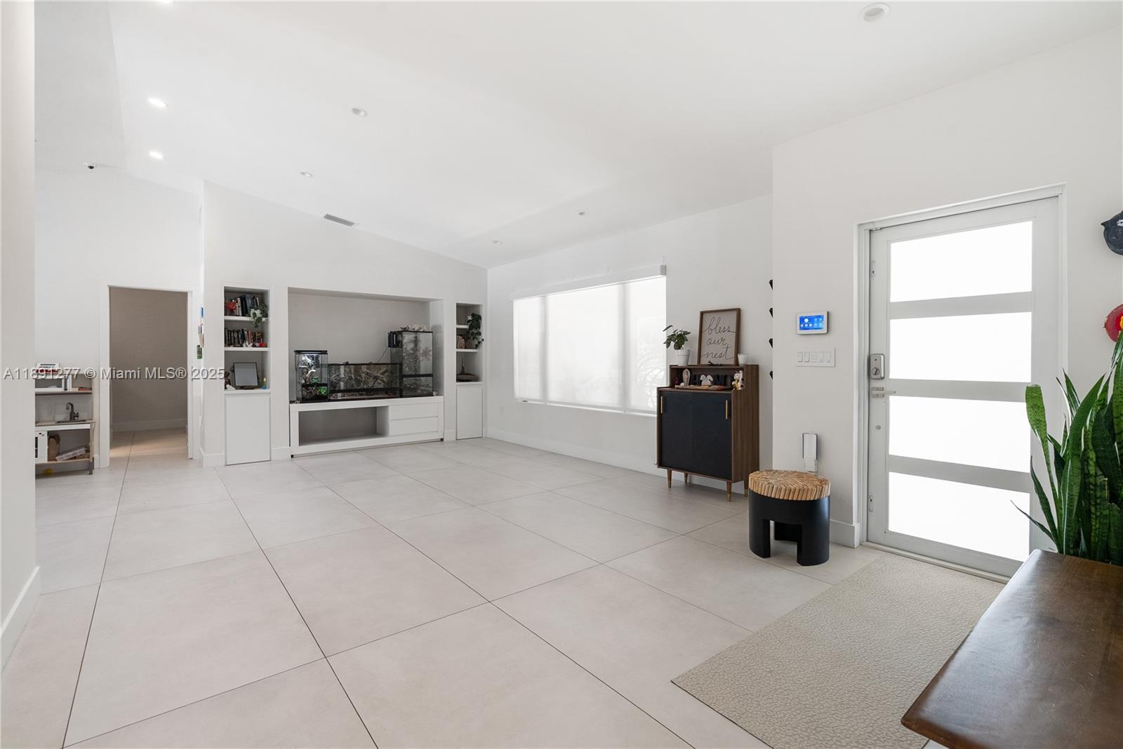 DEL-MAR ESTATES FIRST ADD - Residential Lease