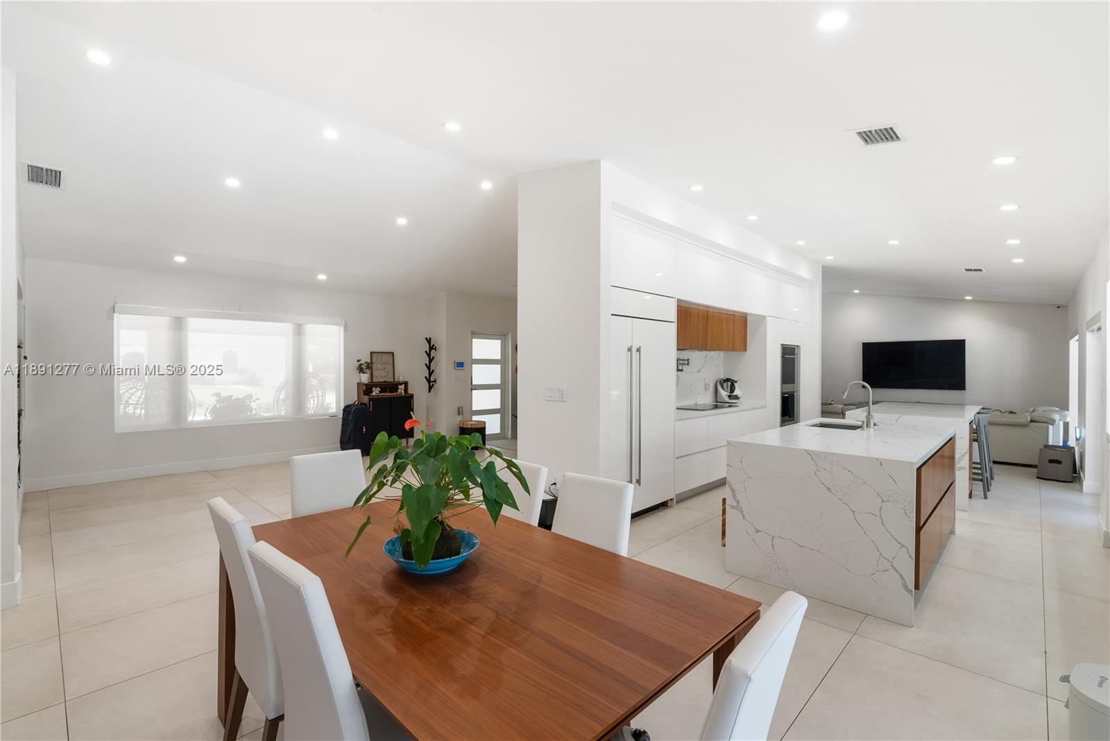 DEL-MAR ESTATES FIRST ADD - Residential Lease