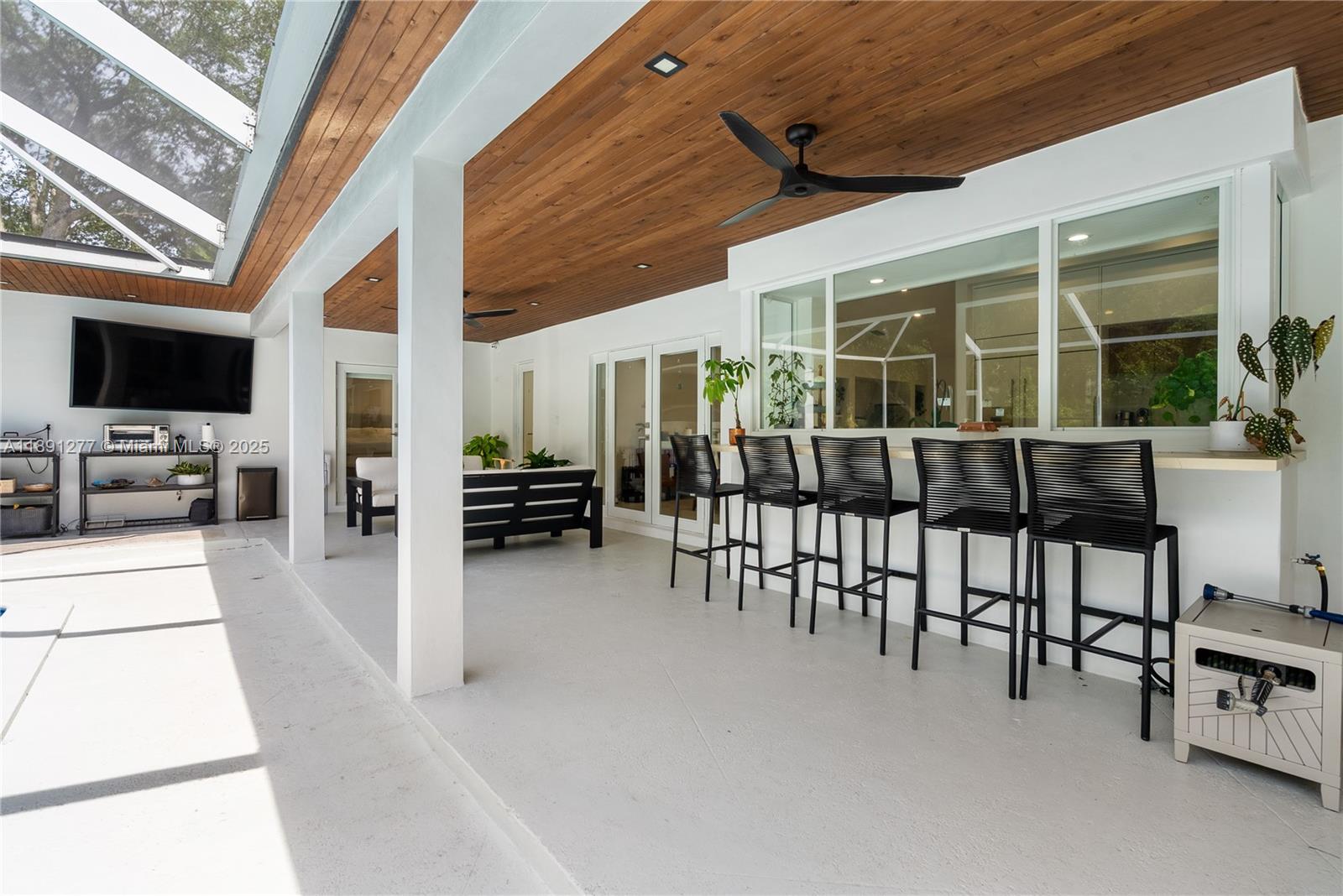 DEL-MAR ESTATES FIRST ADD - Residential Lease