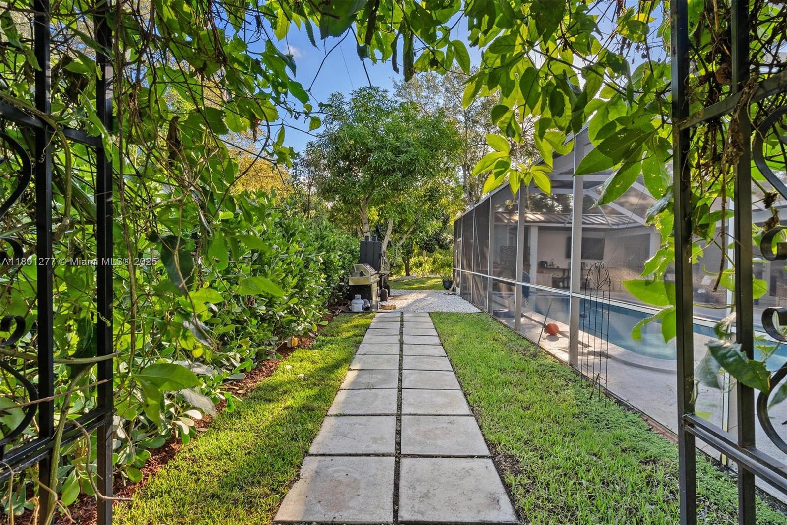 DEL-MAR ESTATES FIRST ADD - Residential Lease