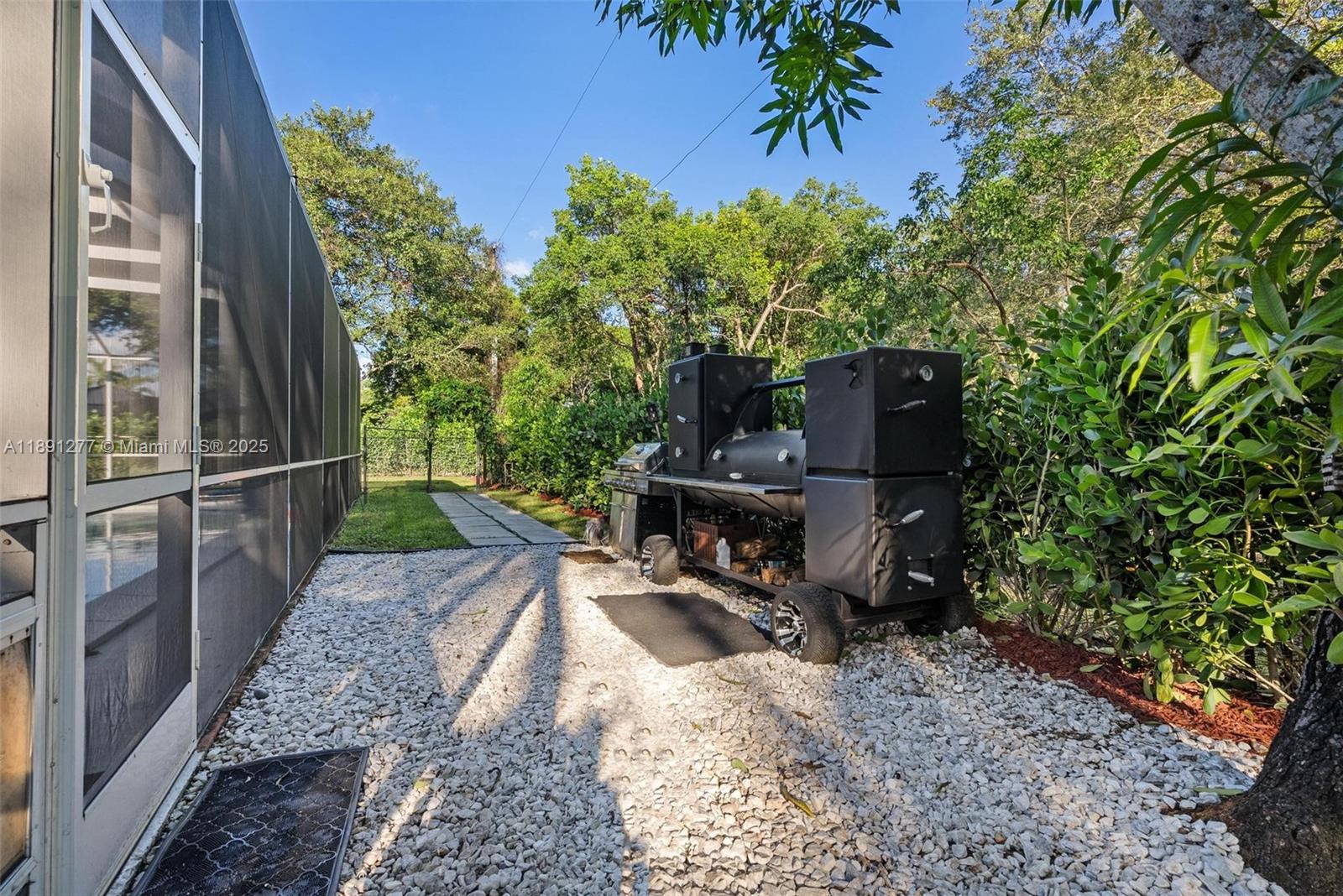 DEL-MAR ESTATES FIRST ADD - Residential Lease