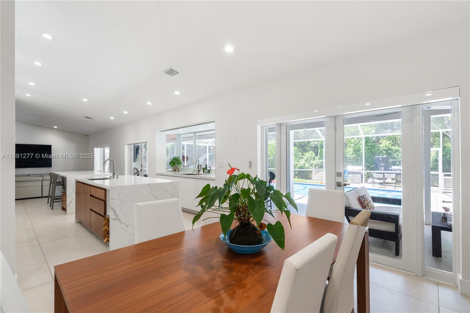 DEL-MAR ESTATES FIRST ADD - Residential Lease