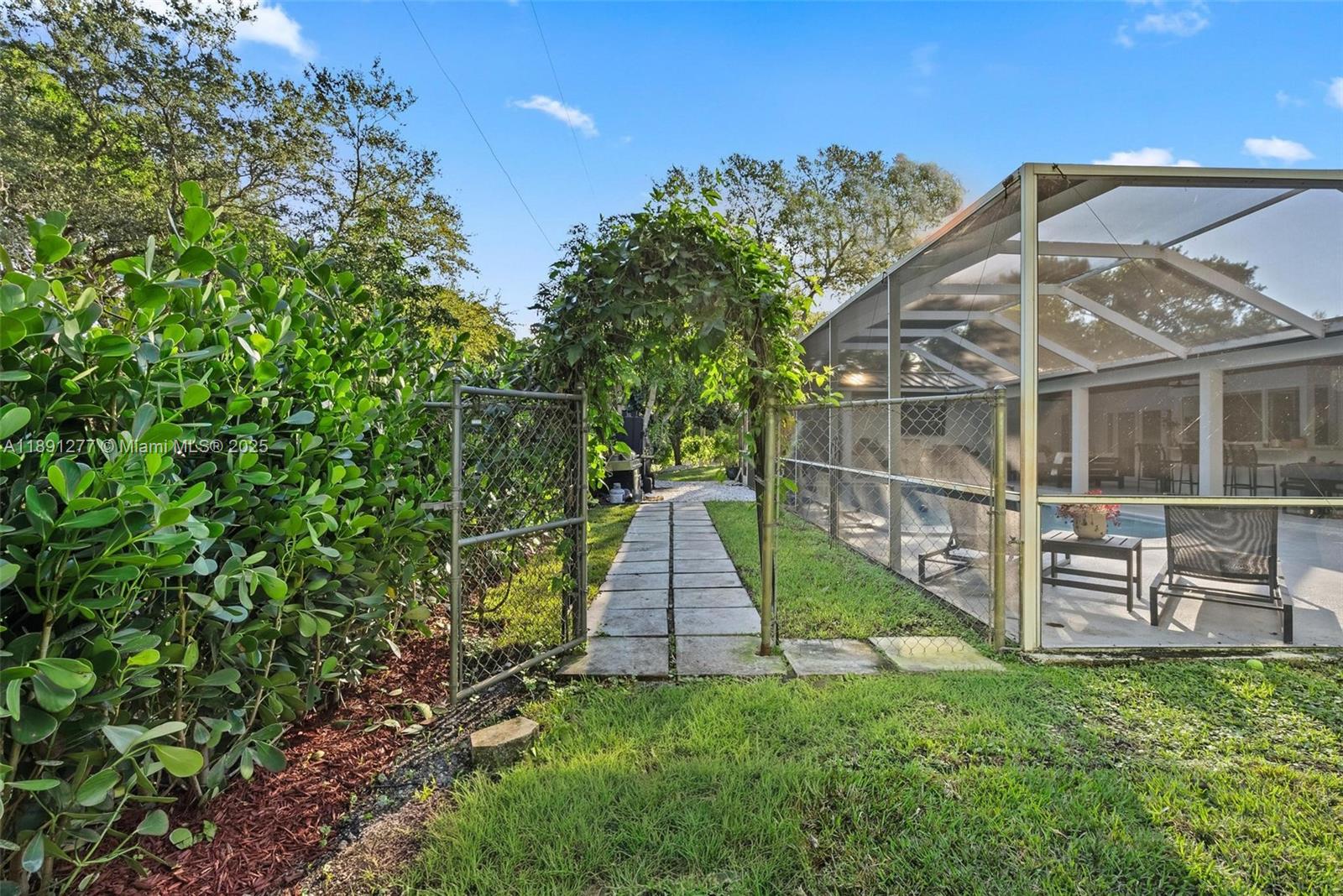 DEL-MAR ESTATES FIRST ADD - Residential Lease