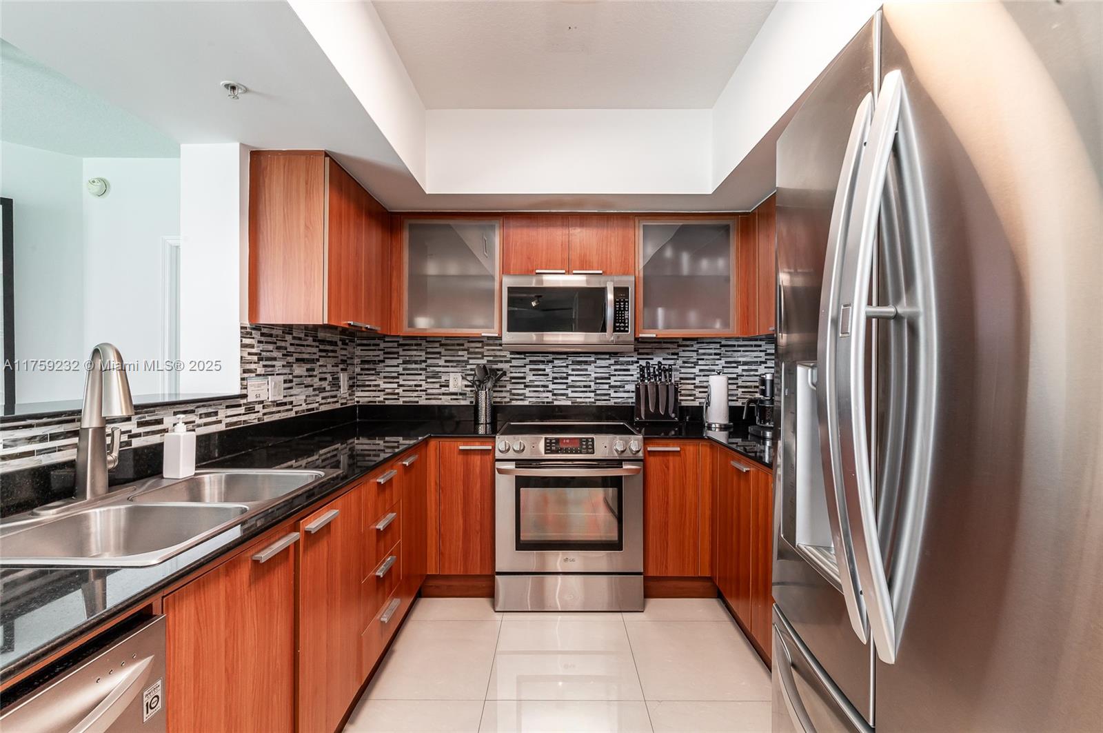 LA PERLA CONDO - Residential