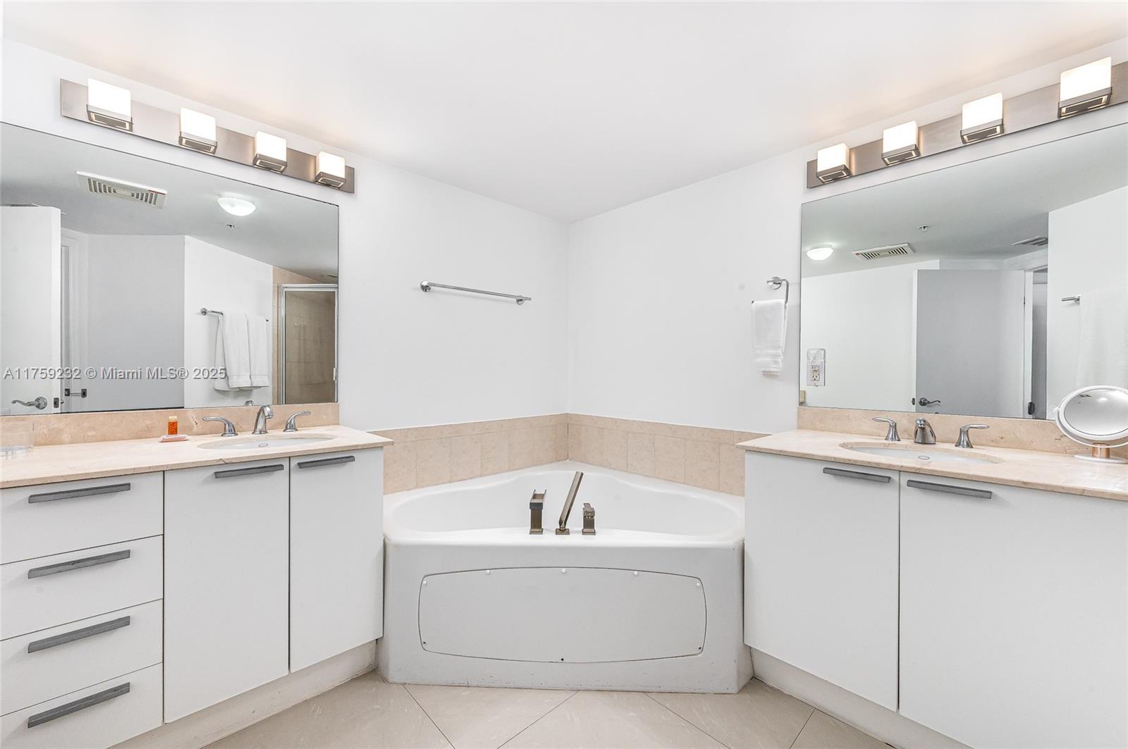 LA PERLA CONDO - Residential