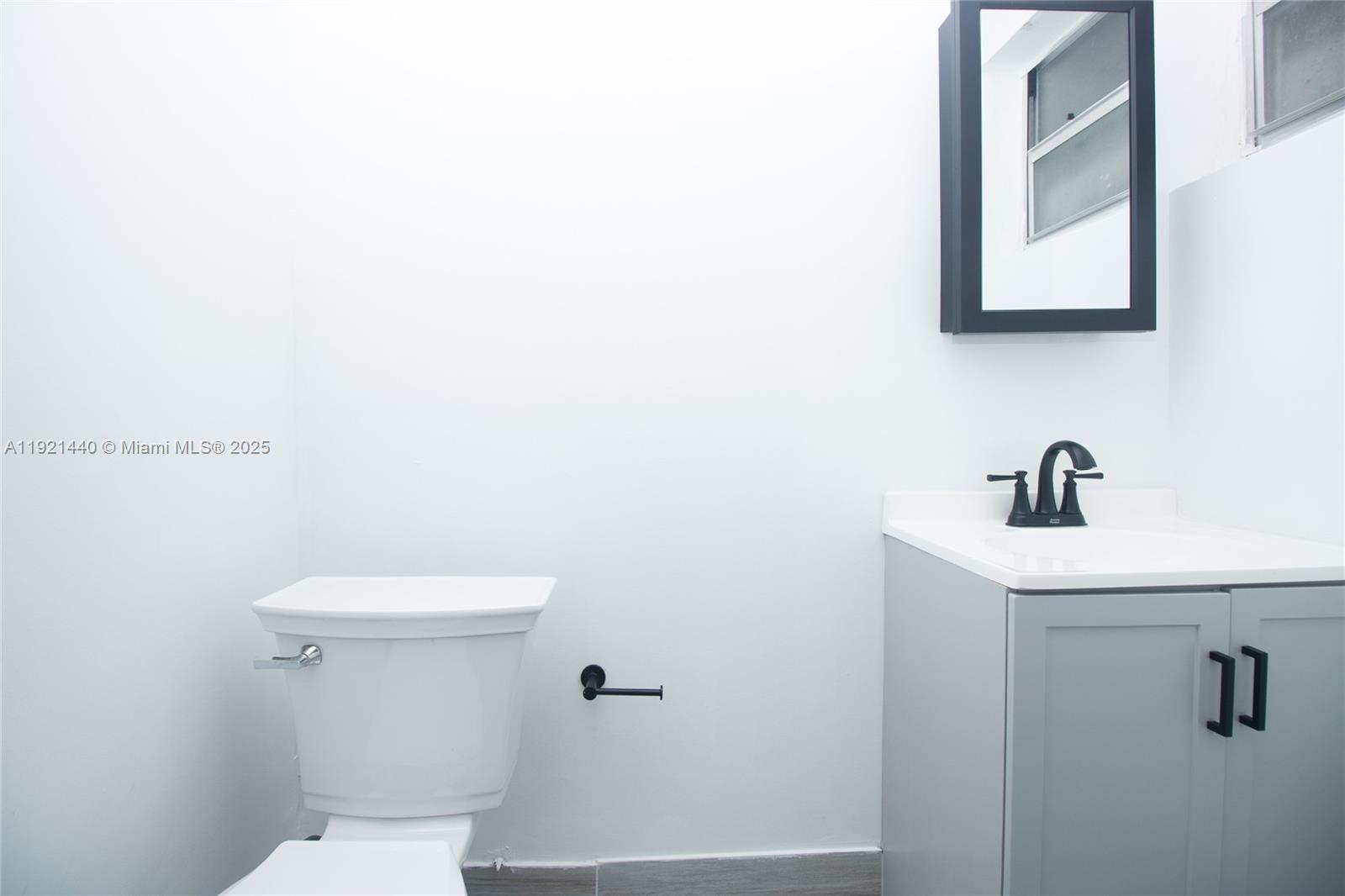 HOLLYWOOD - Residential Lease