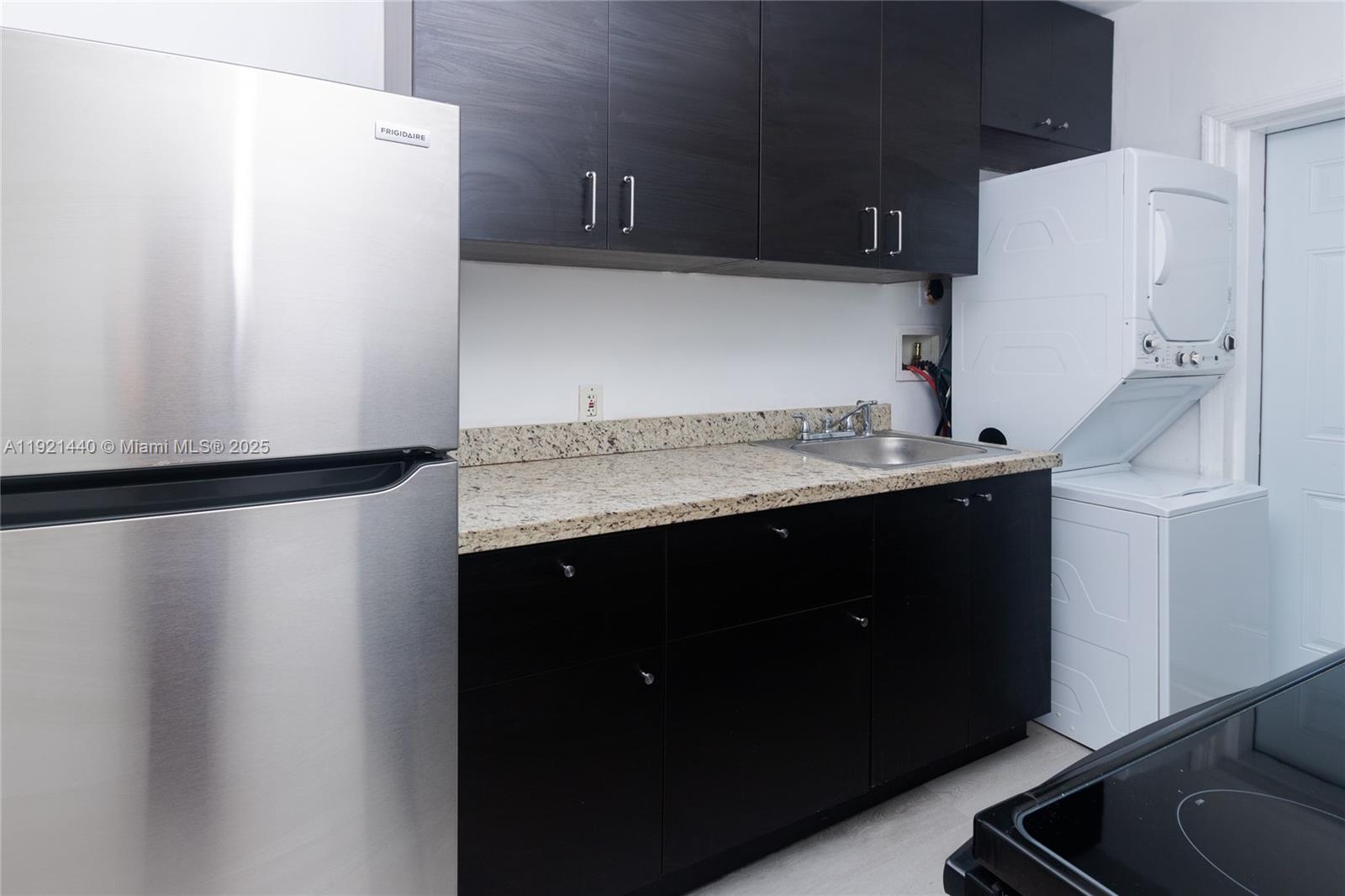 HOLLYWOOD - Residential Lease