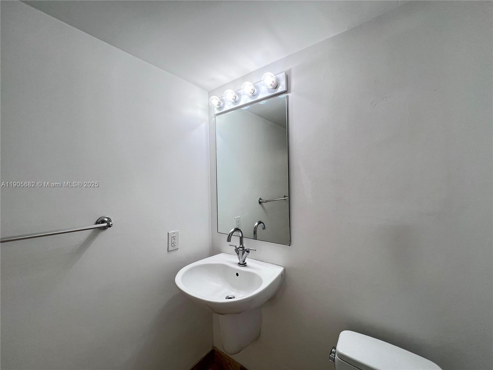 BRICKELL ON THE RIVER S T - Residential Lease