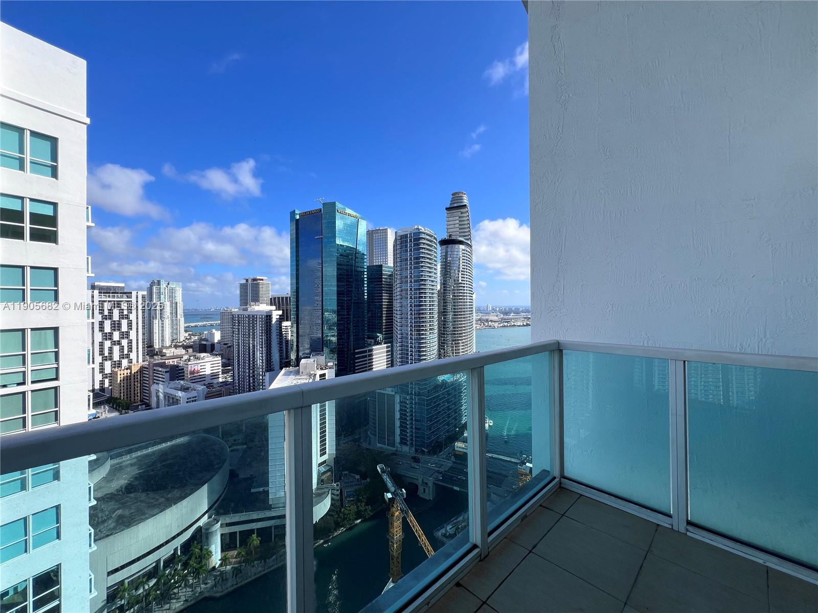 BRICKELL ON THE RIVER S T - Residential Lease