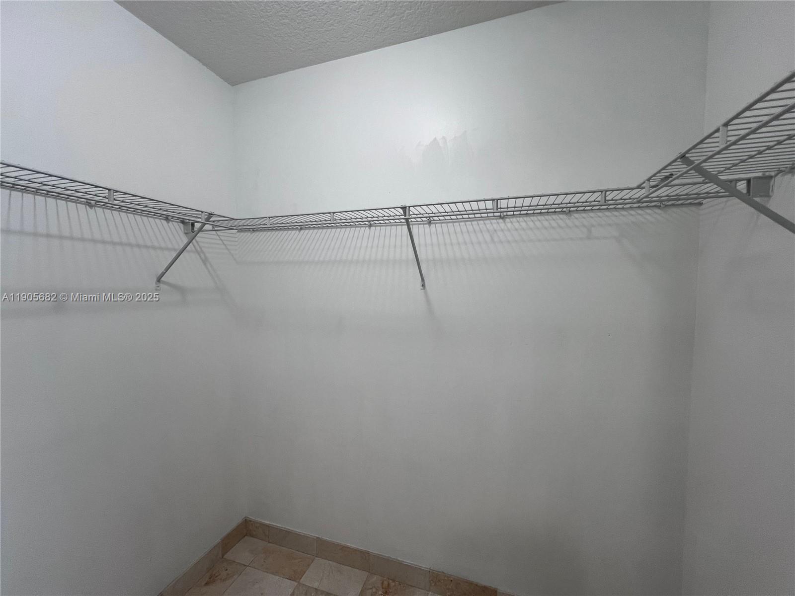 BRICKELL ON THE RIVER S T - Residential Lease