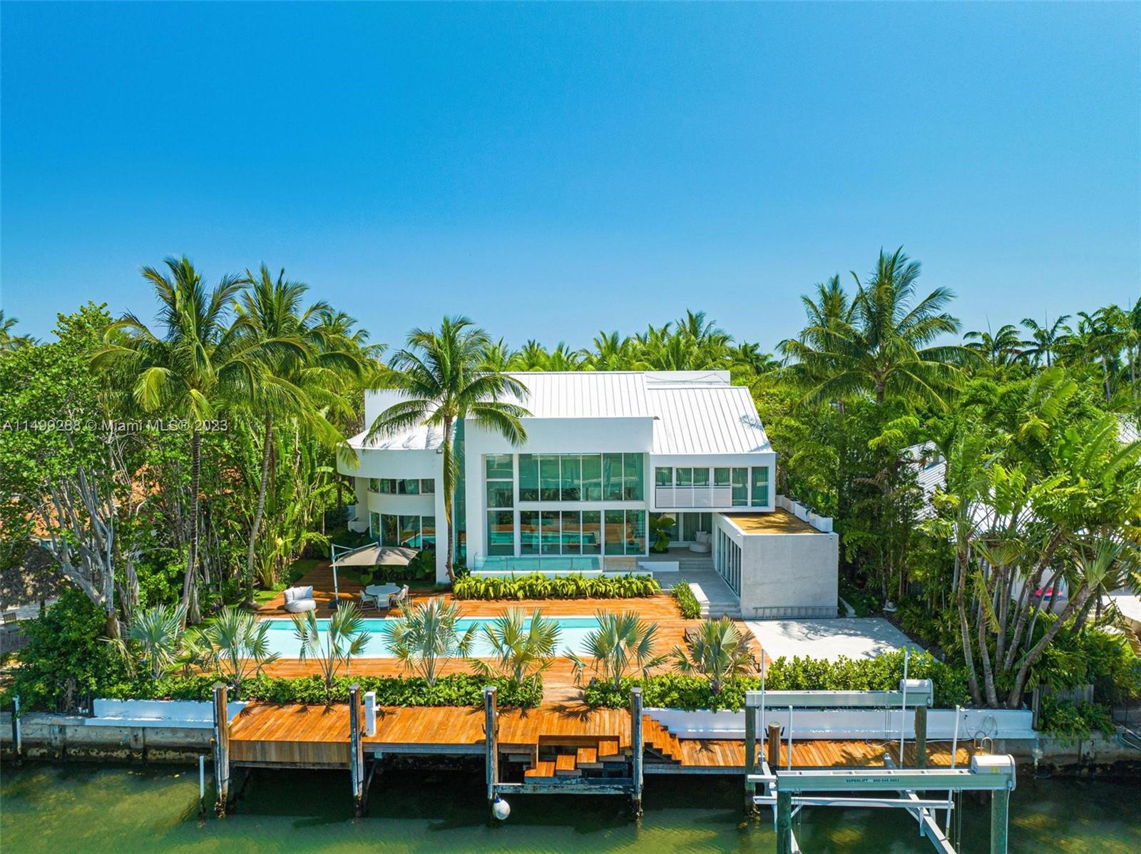 Property for Sale at 161 Cape Florida Dr, Key Biscayne, Miami-Dade County, Florida - Bedrooms: 4 
Bathrooms: 5  - $18,900,000