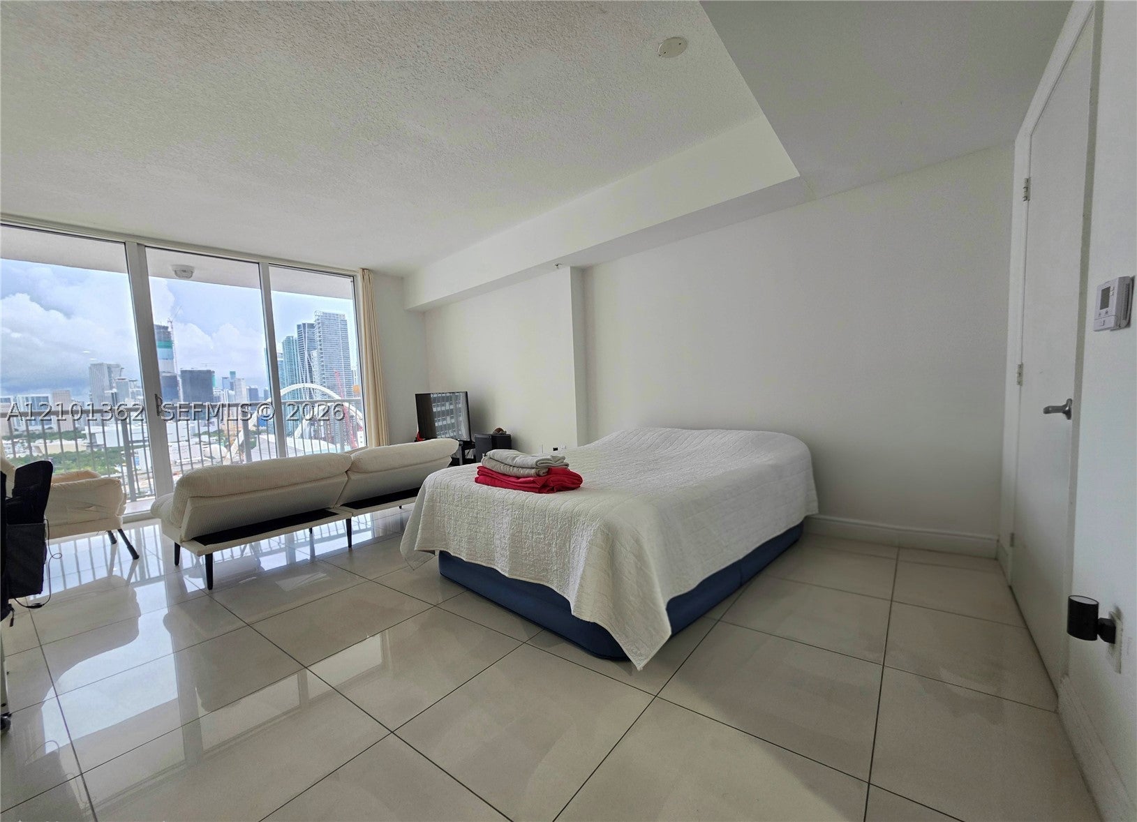 1750 N Bayshore Dr 2808