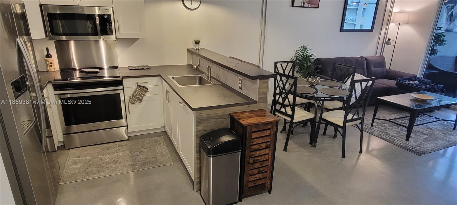 THE YORKER CONDO - Residential