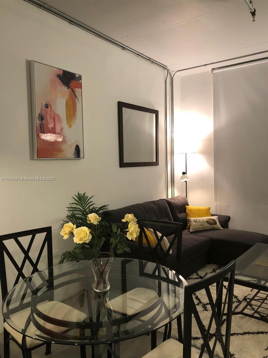 THE YORKER CONDO - Residential