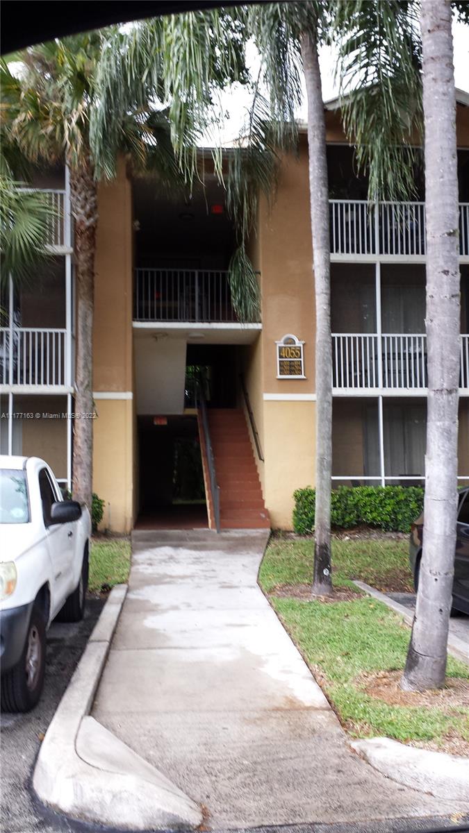 WINDWARD LAKES CONDO - Residential