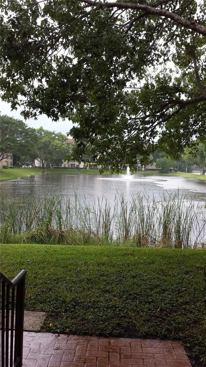 WINDWARD LAKES CONDO - Residential