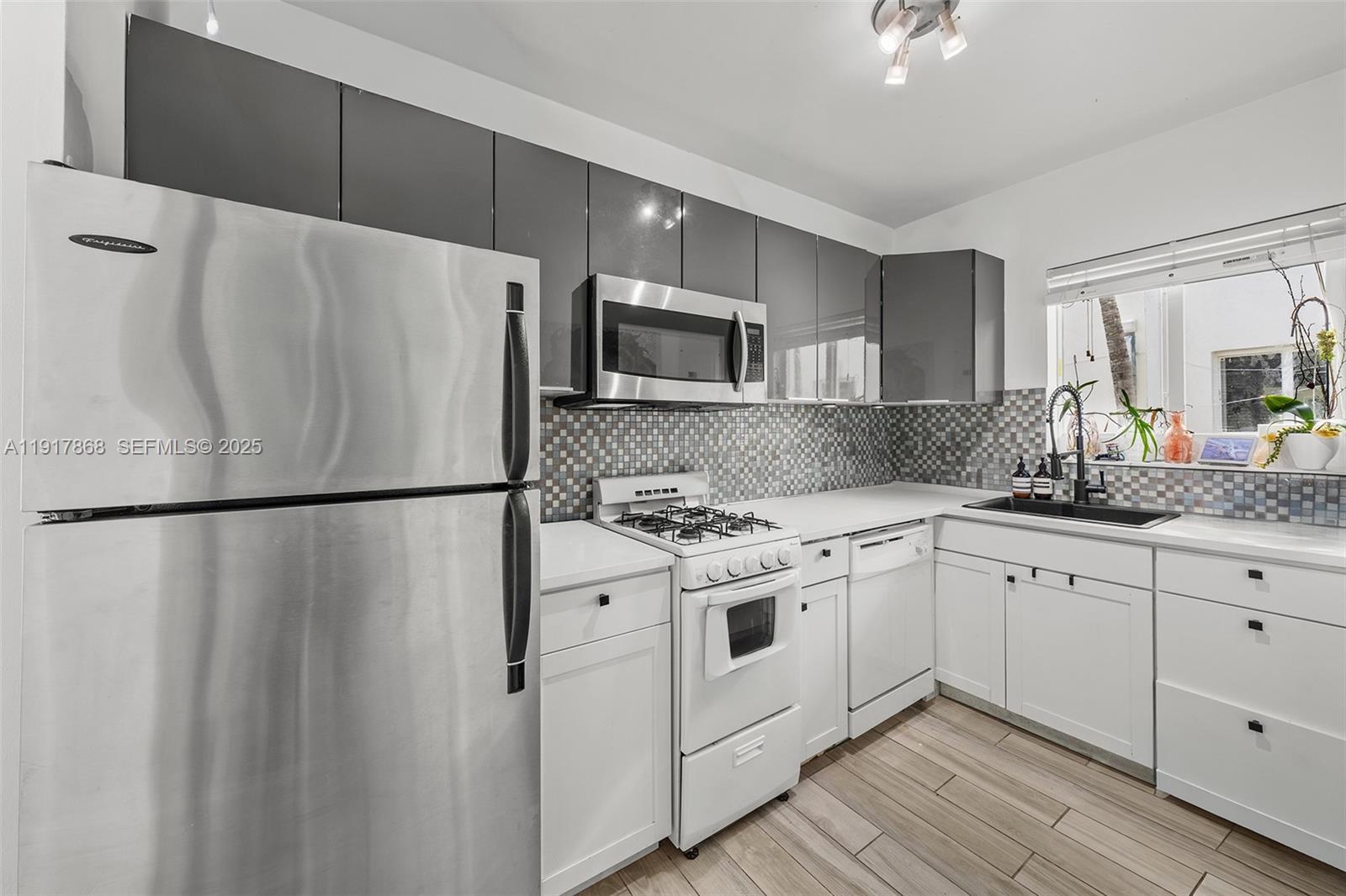 SANDPIPER VILLAS CO-OP - Residential Lease