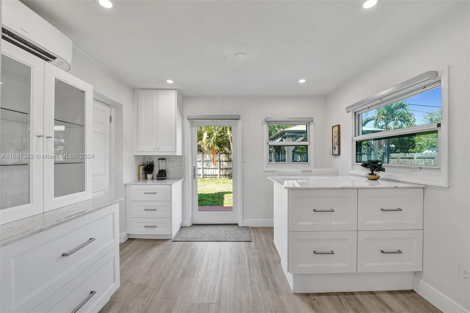 AVON HEIGHTS - Residential