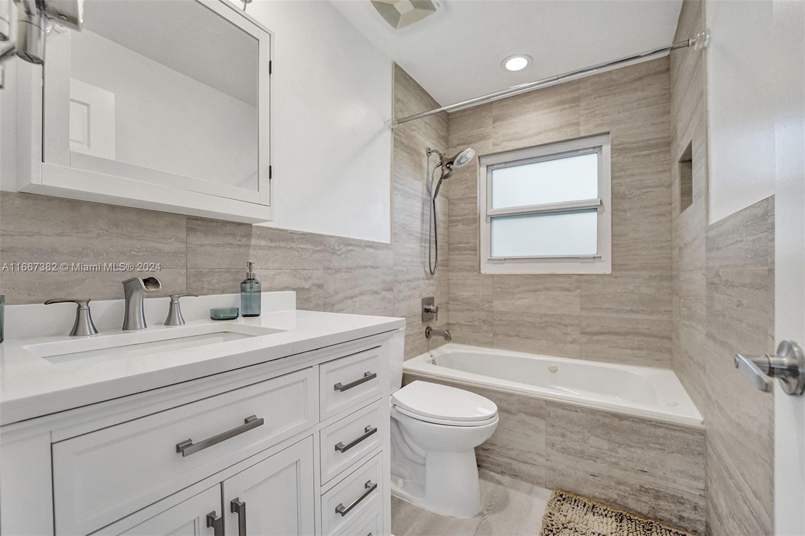 AVON HEIGHTS - Residential
