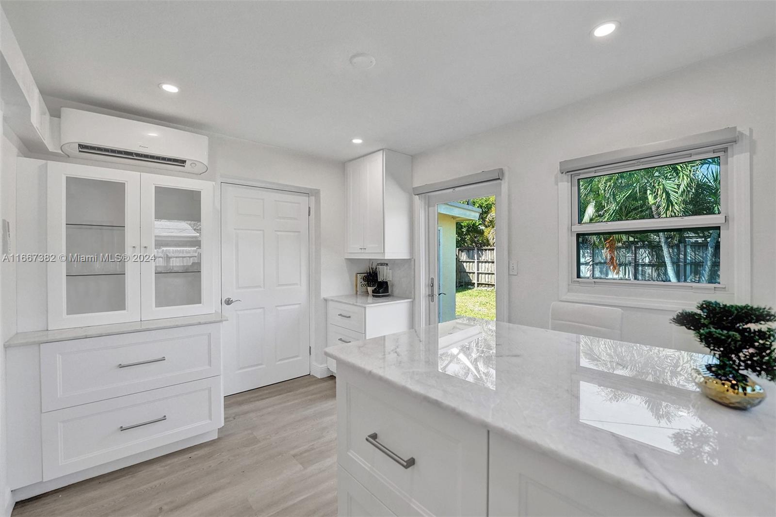 AVON HEIGHTS - Residential