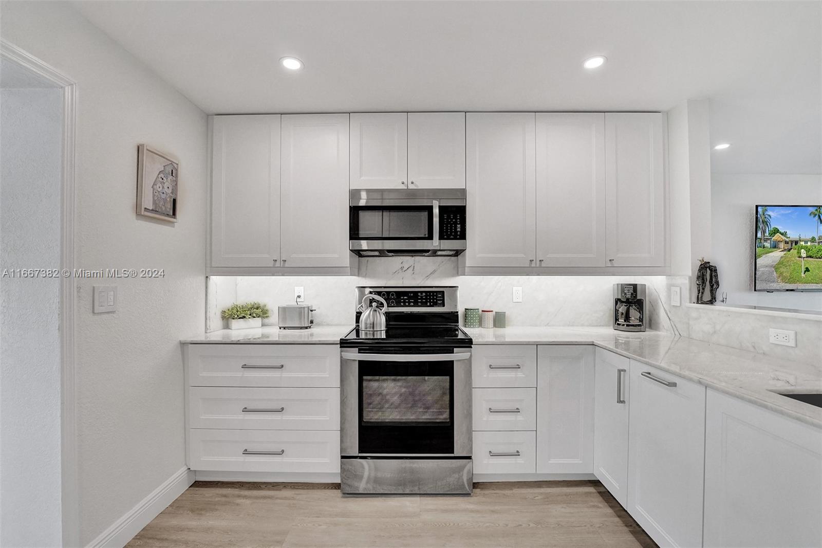AVON HEIGHTS - Residential