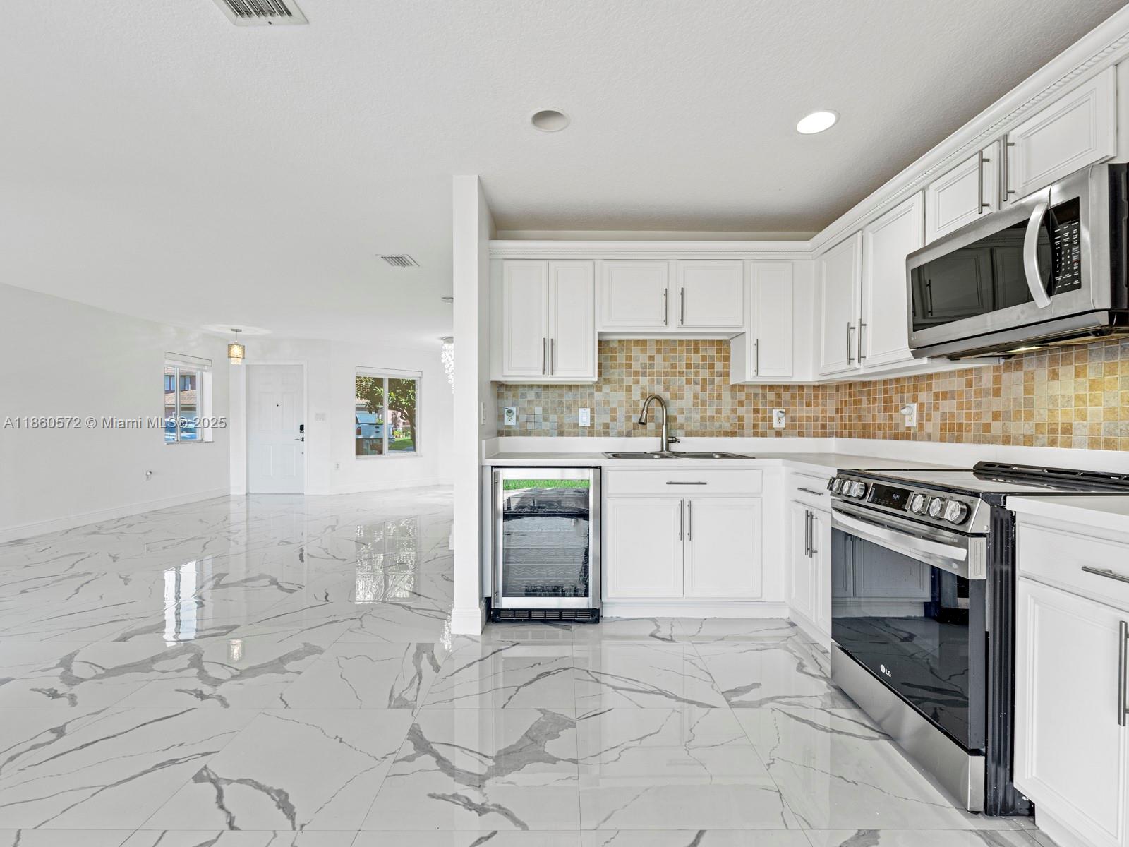 LAGO MAR 1ST ADDN - Residential